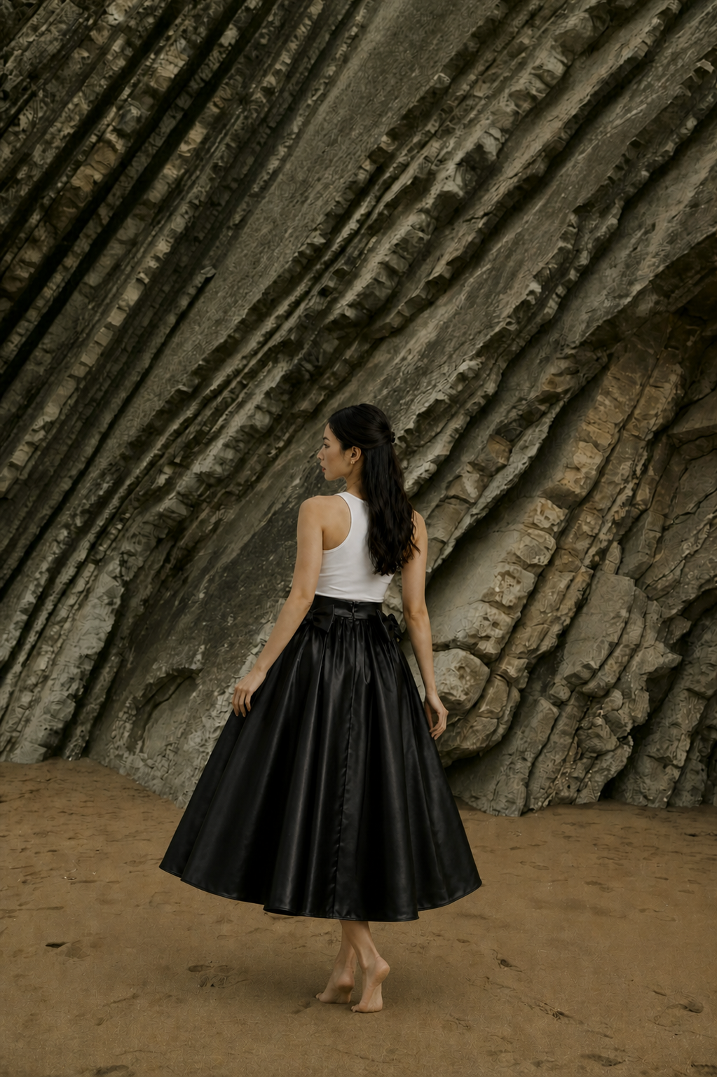 №3 Tea Black Skirt